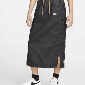 Nike Sportswear Icon Clash Woven Skirt - Small